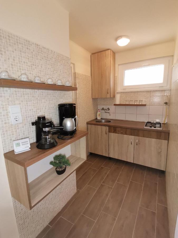 Gyoengyvirag Apartmanhaz Хайдусобосло Экстерьер фото