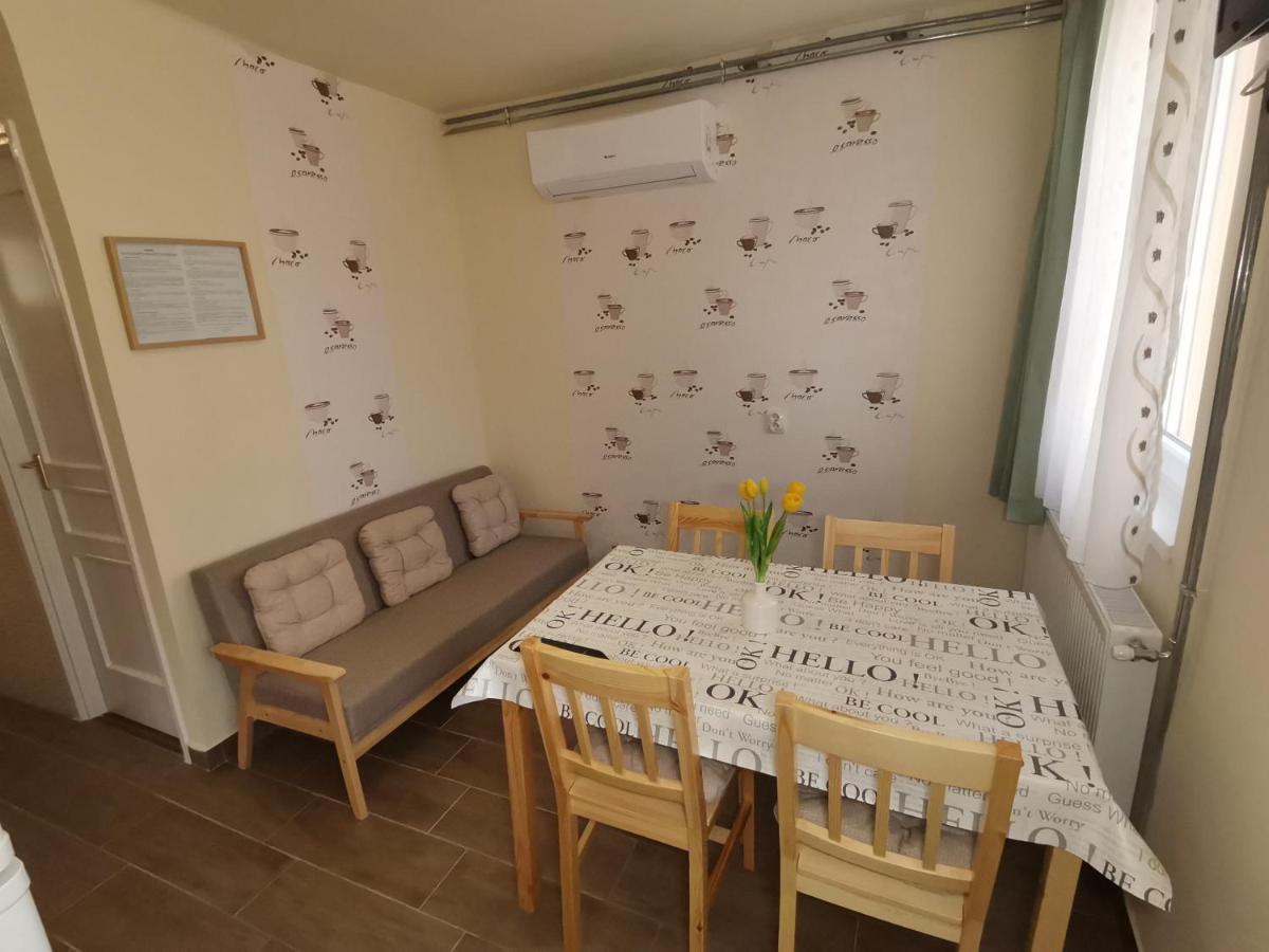 Gyoengyvirag Apartmanhaz Хайдусобосло Экстерьер фото